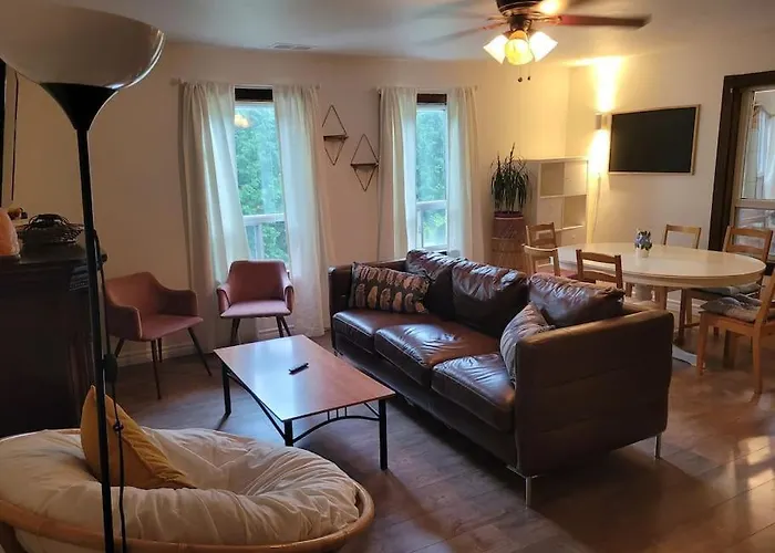 Quiet And Cozy Farmhouse